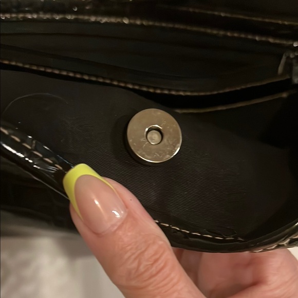 Rosetti Black Crocodile Embossed Shoulder Bag - Picture 6 of 8